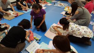 2016/12/25嬰幼兒按摩自費班課程照片5