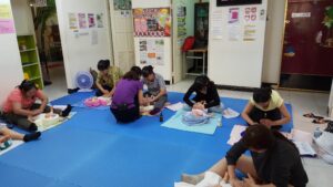 2016/12/25嬰幼兒按摩自費班課程照片7