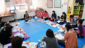 2016/12/25嬰幼兒按摩自費班課程照片12
