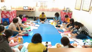 2016/12/25嬰幼兒按摩自費班課程照片17